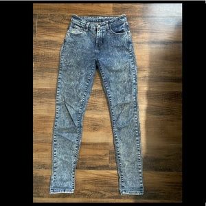 Levi’s high waisted jeans